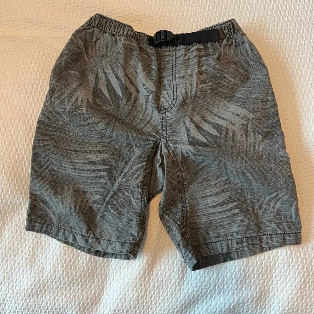 GAP Kids Boys Elastic Waist Gray Tropical Print Trek Shorts Size M (8)